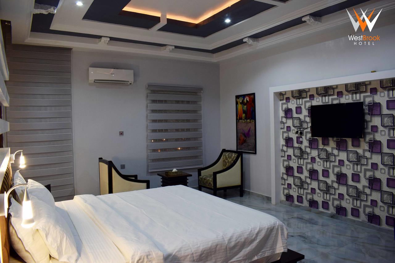 Westbrook Hotel Owerri Ngoại thất bức ảnh