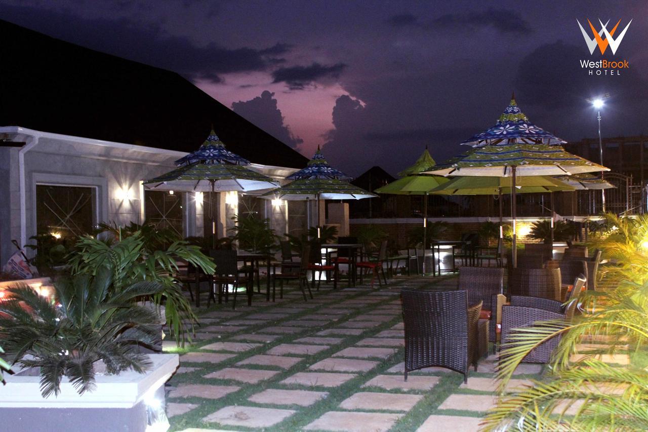 Westbrook Hotel Owerri Ngoại thất bức ảnh