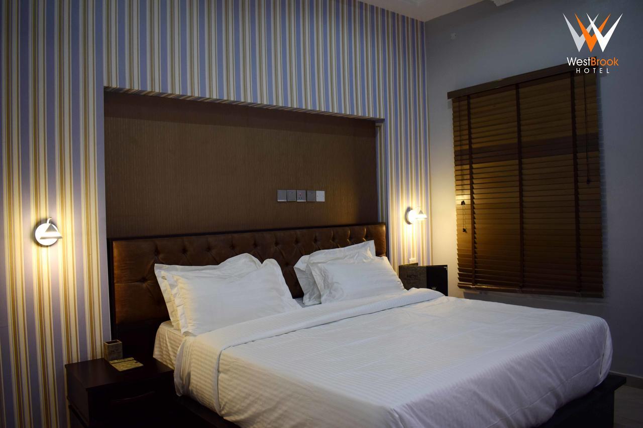 Westbrook Hotel Owerri Ngoại thất bức ảnh