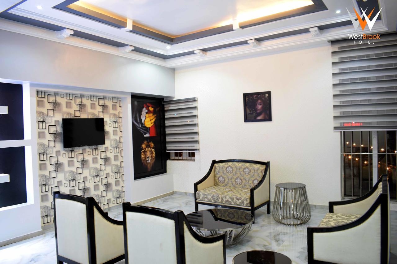 Westbrook Hotel Owerri Ngoại thất bức ảnh