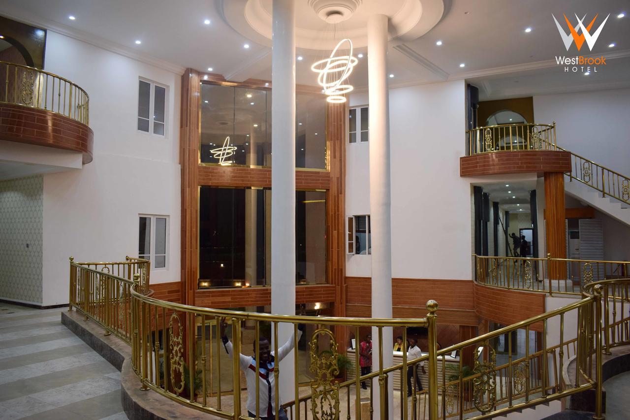 Westbrook Hotel Owerri Ngoại thất bức ảnh