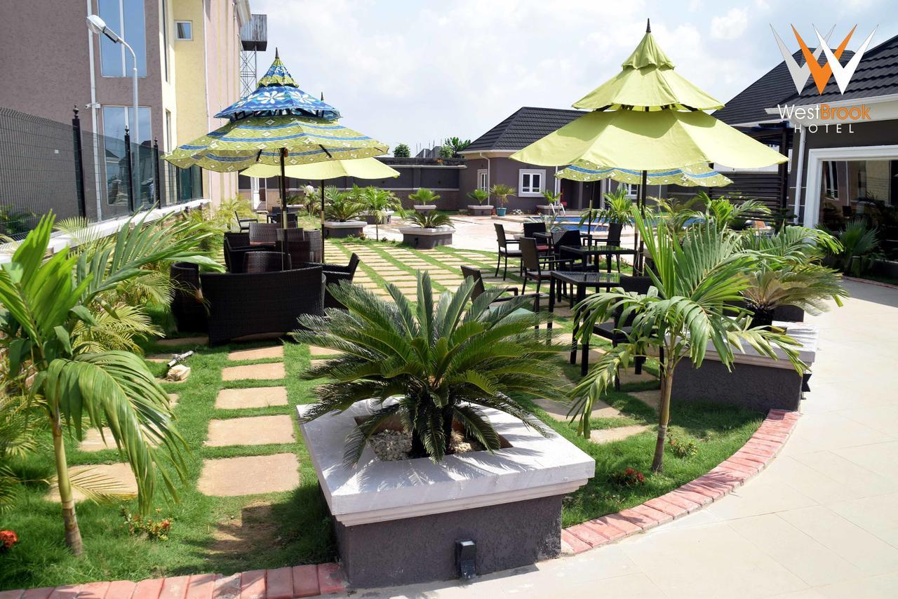 Westbrook Hotel Owerri Ngoại thất bức ảnh