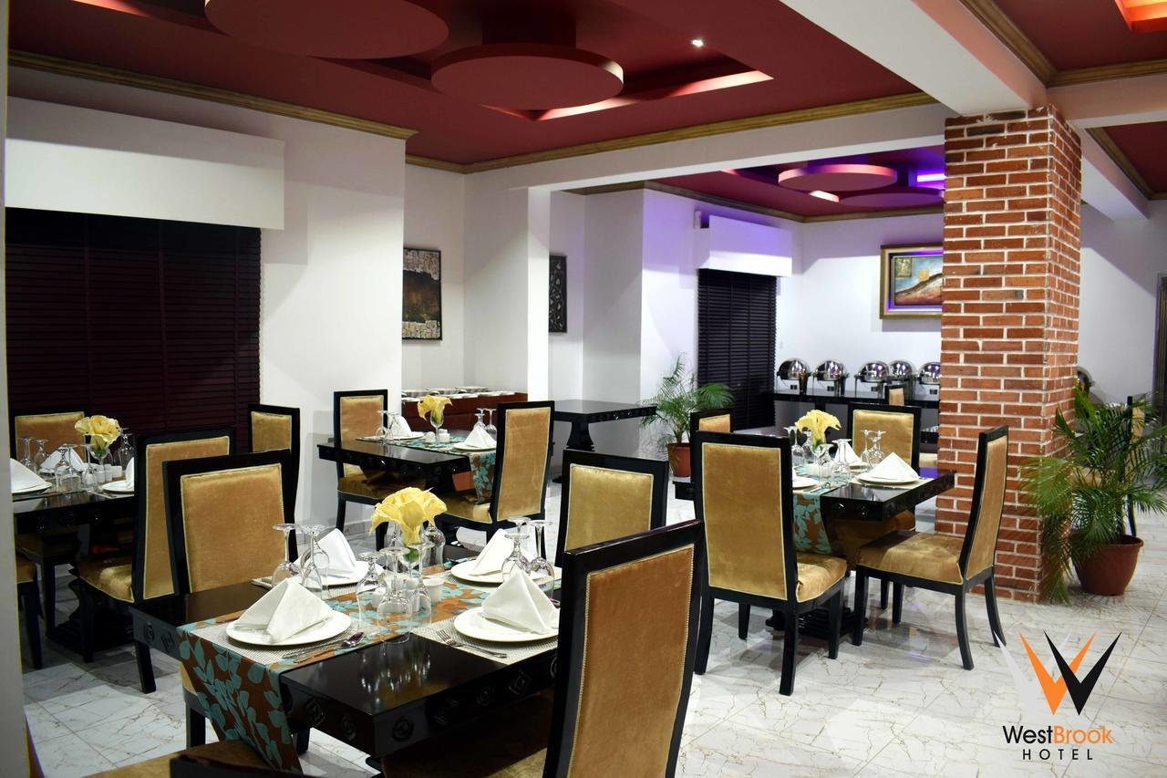 Westbrook Hotel Owerri Ngoại thất bức ảnh