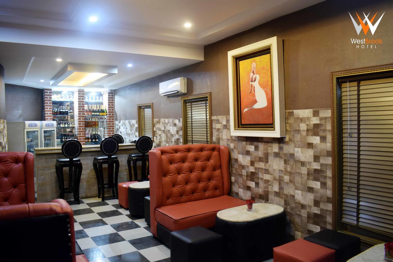 Westbrook Hotel Owerri Ngoại thất bức ảnh