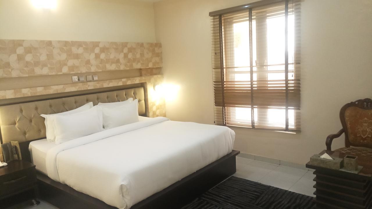 Westbrook Hotel Owerri Ngoại thất bức ảnh